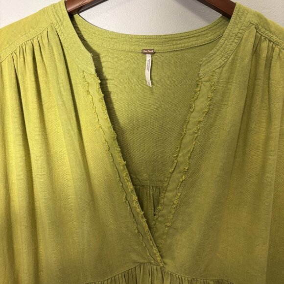 Free People Get Away With Me Tunic in Frosted Fern V-Neck Short Sleeve - XL - Picture 4 of 14